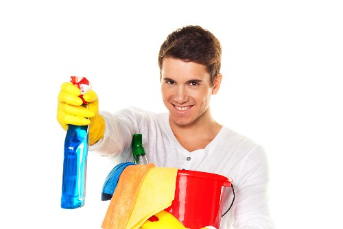 Cleaners in Wimbledon maintaining a fresh and organised property